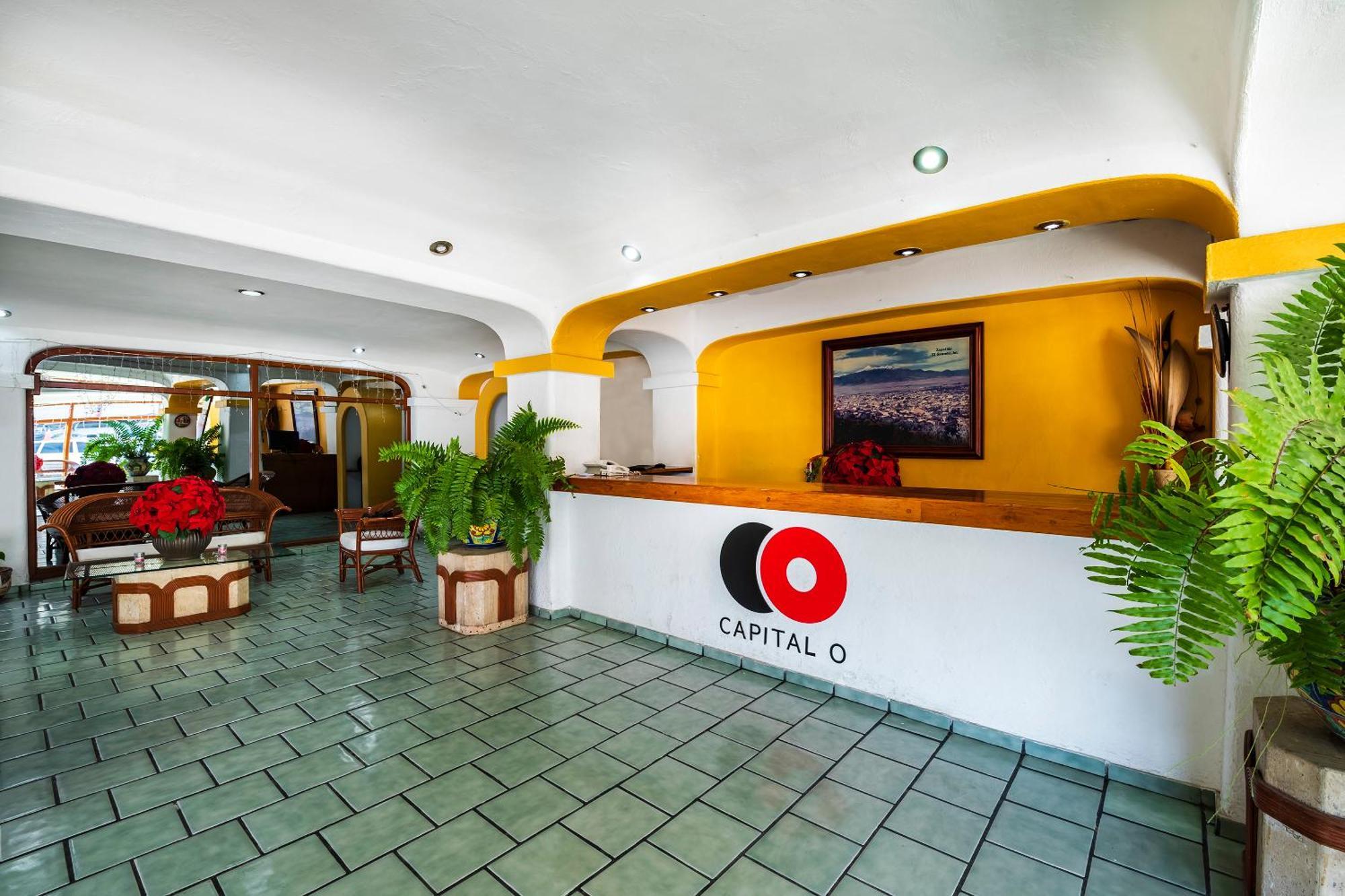 Hotel Capital O Colon, Ciudad Guzman Jalisco Extérieur photo
