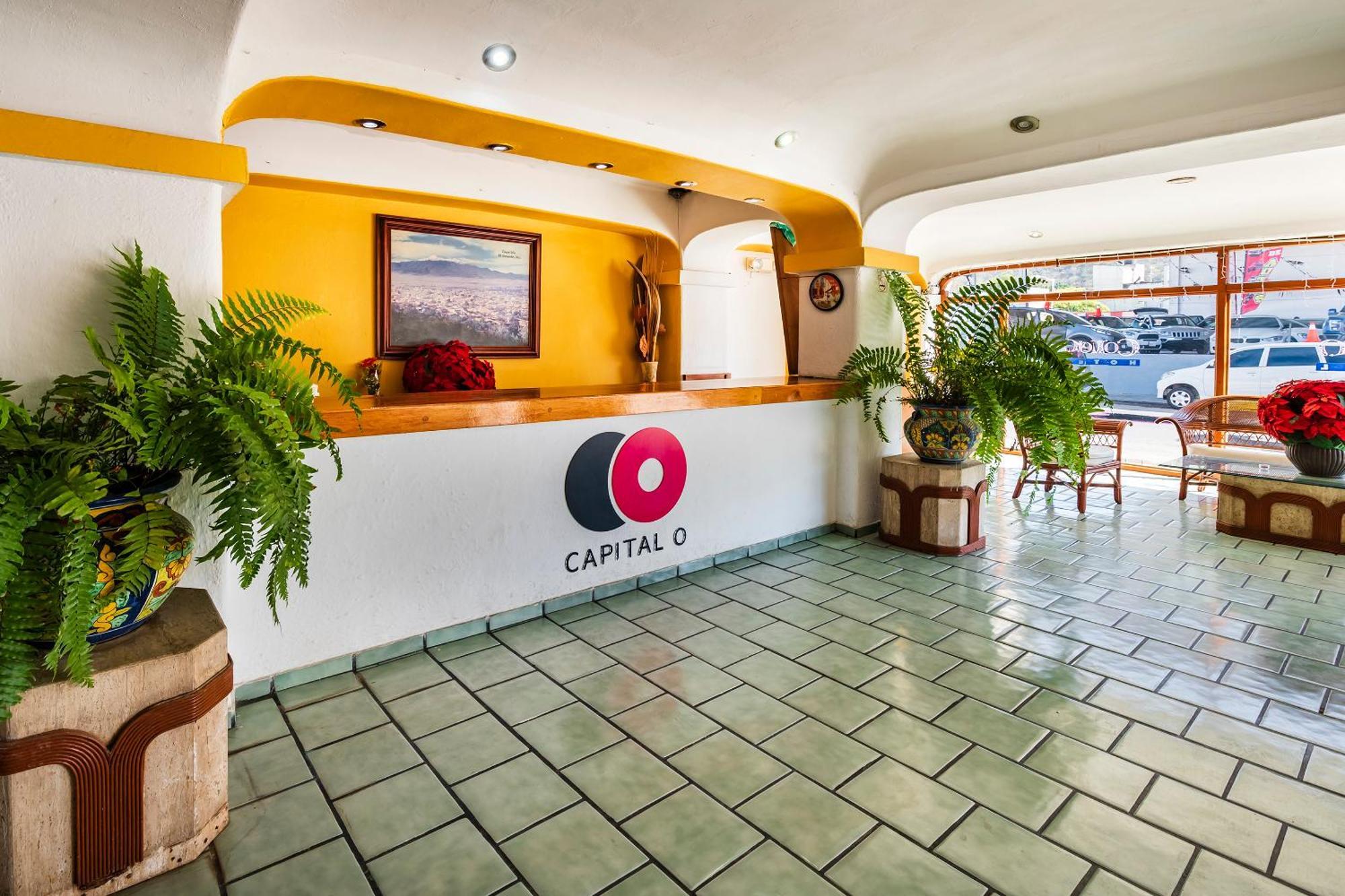 Hotel Capital O Colon, Ciudad Guzman Jalisco Extérieur photo