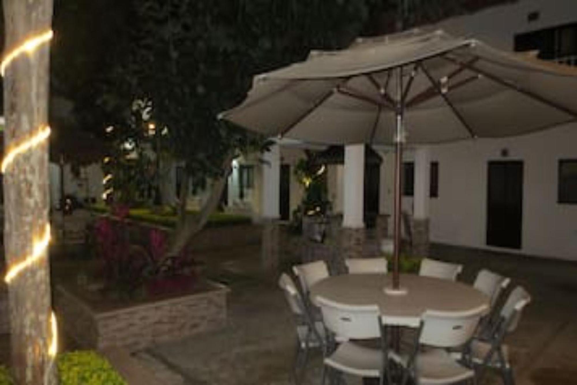 Hotel Capital O Colon, Ciudad Guzman Jalisco Extérieur photo