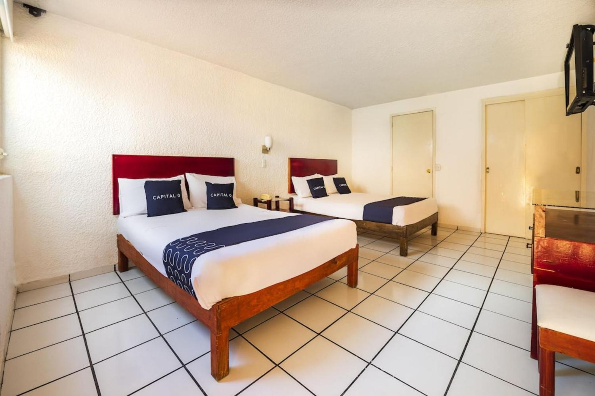 Hotel Capital O Colon, Ciudad Guzman Jalisco Extérieur photo