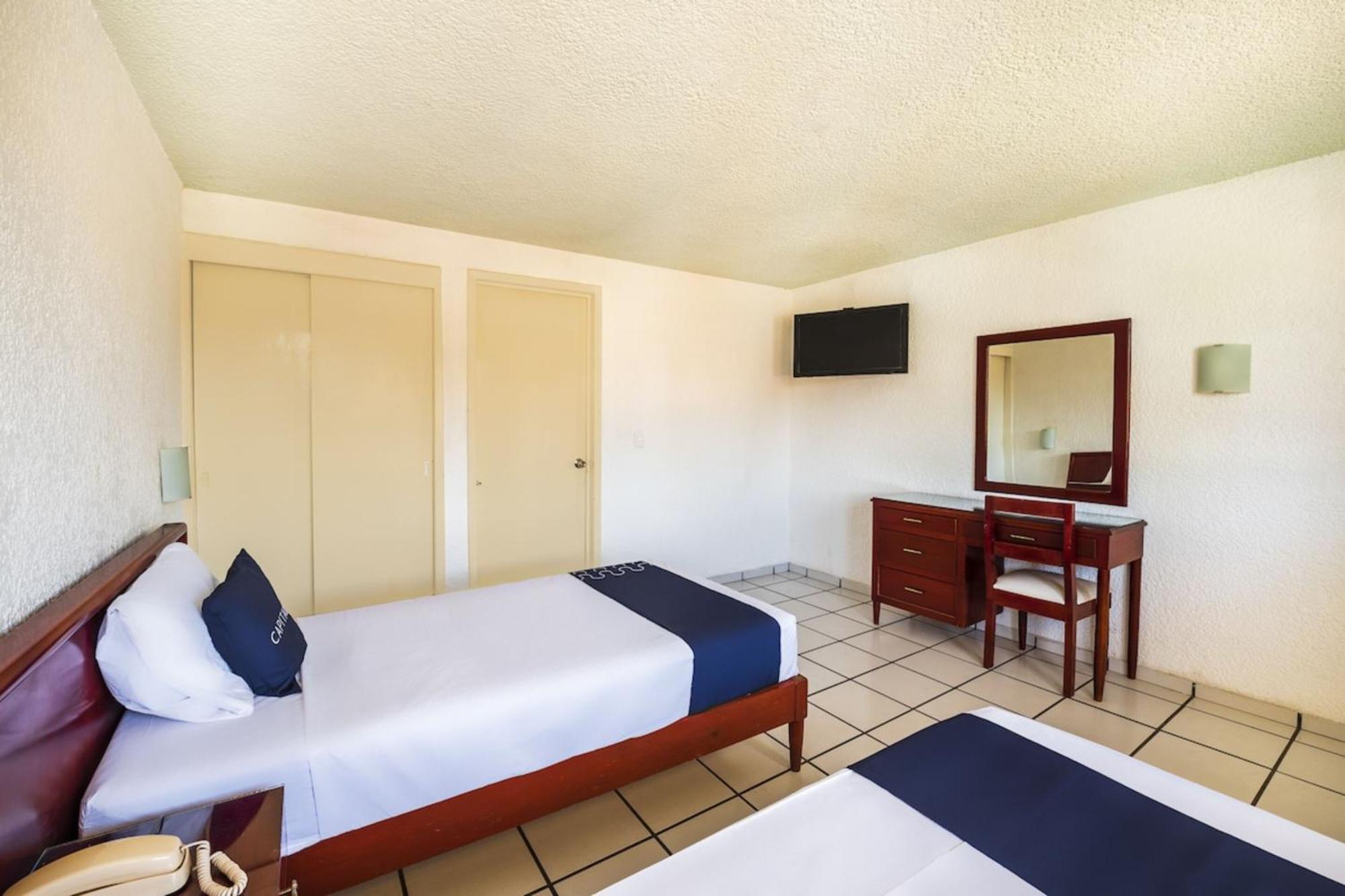 Hotel Capital O Colon, Ciudad Guzman Jalisco Extérieur photo