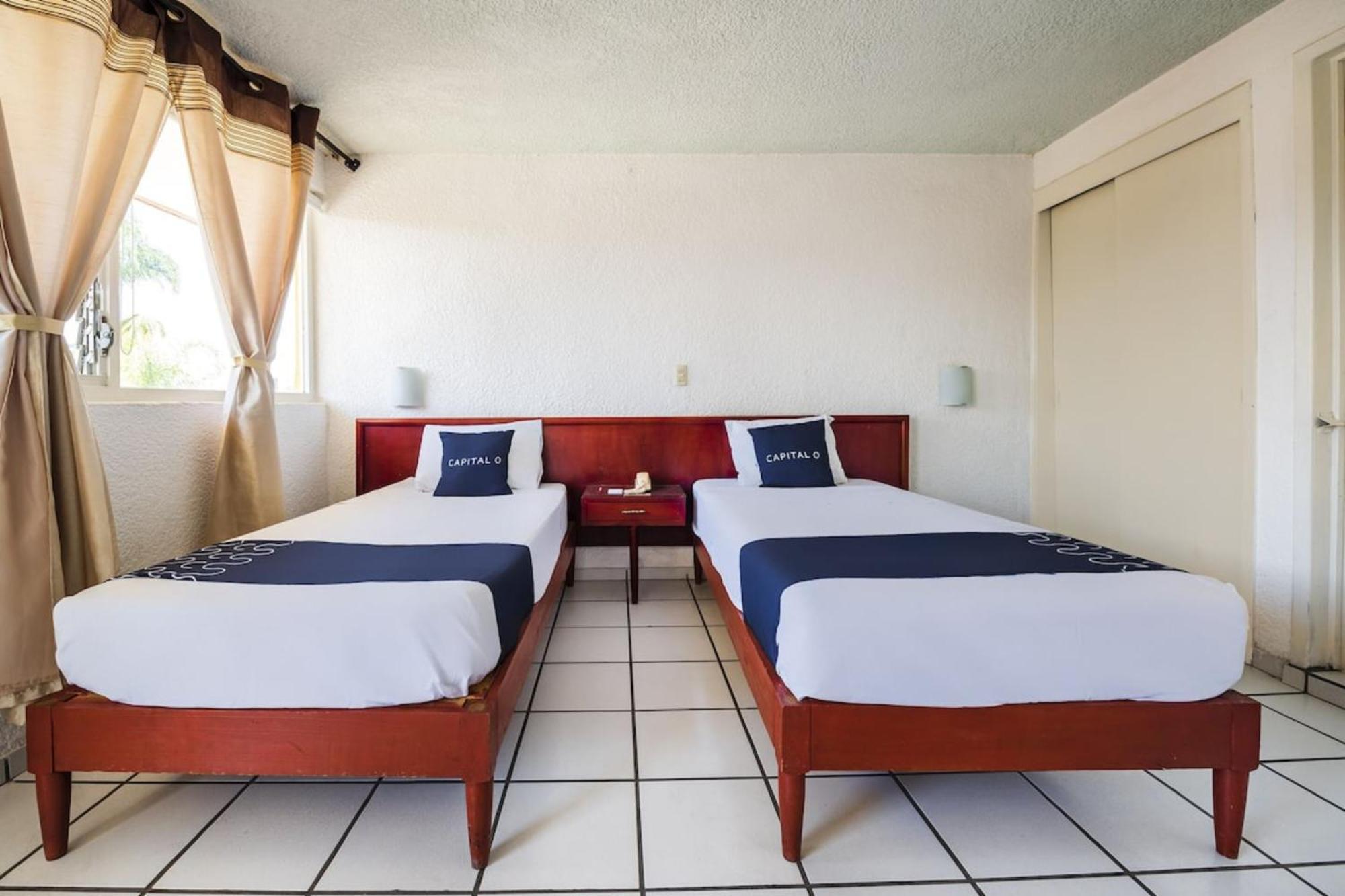 Hotel Capital O Colon, Ciudad Guzman Jalisco Extérieur photo