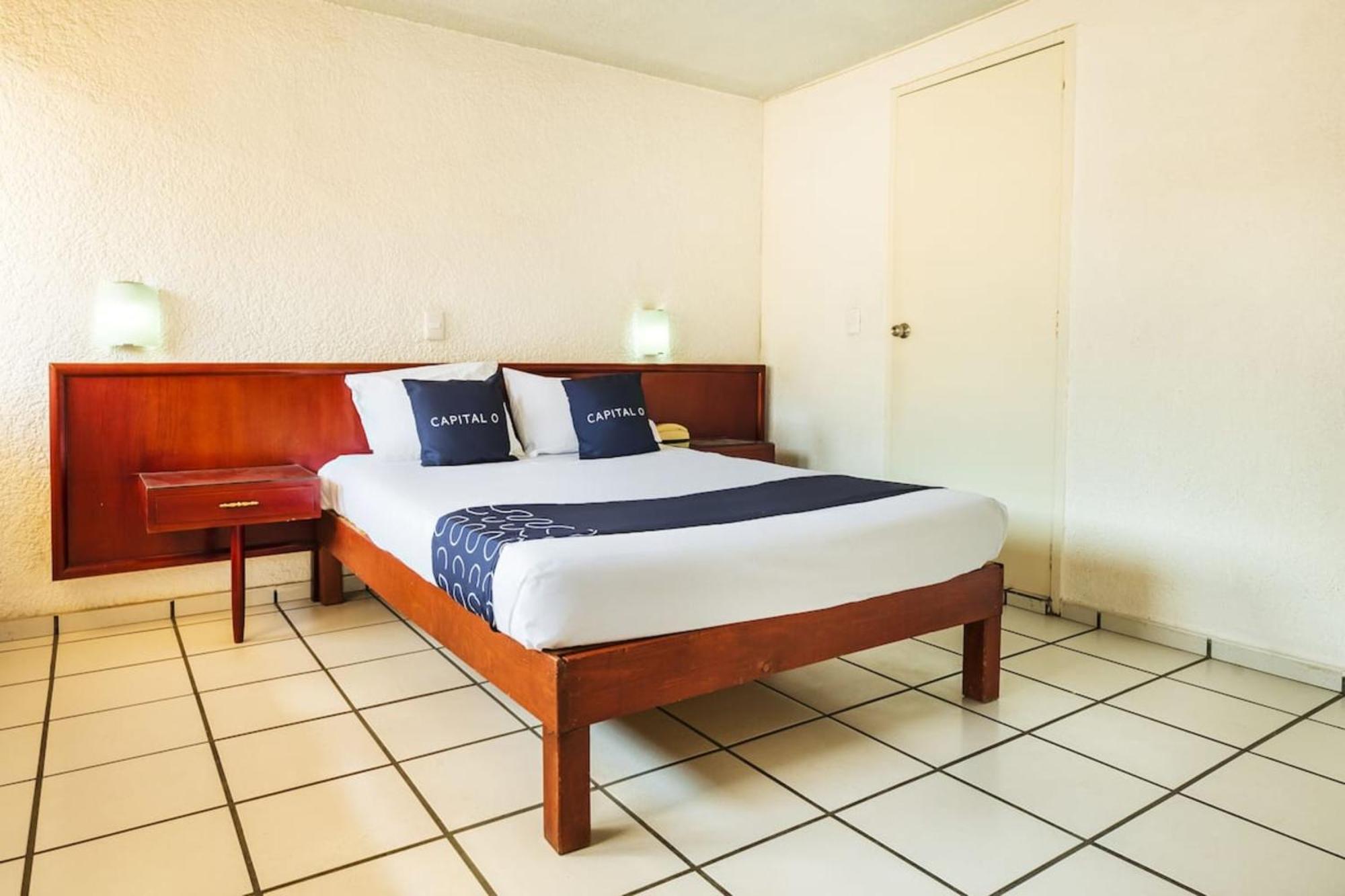 Hotel Capital O Colon, Ciudad Guzman Jalisco Extérieur photo