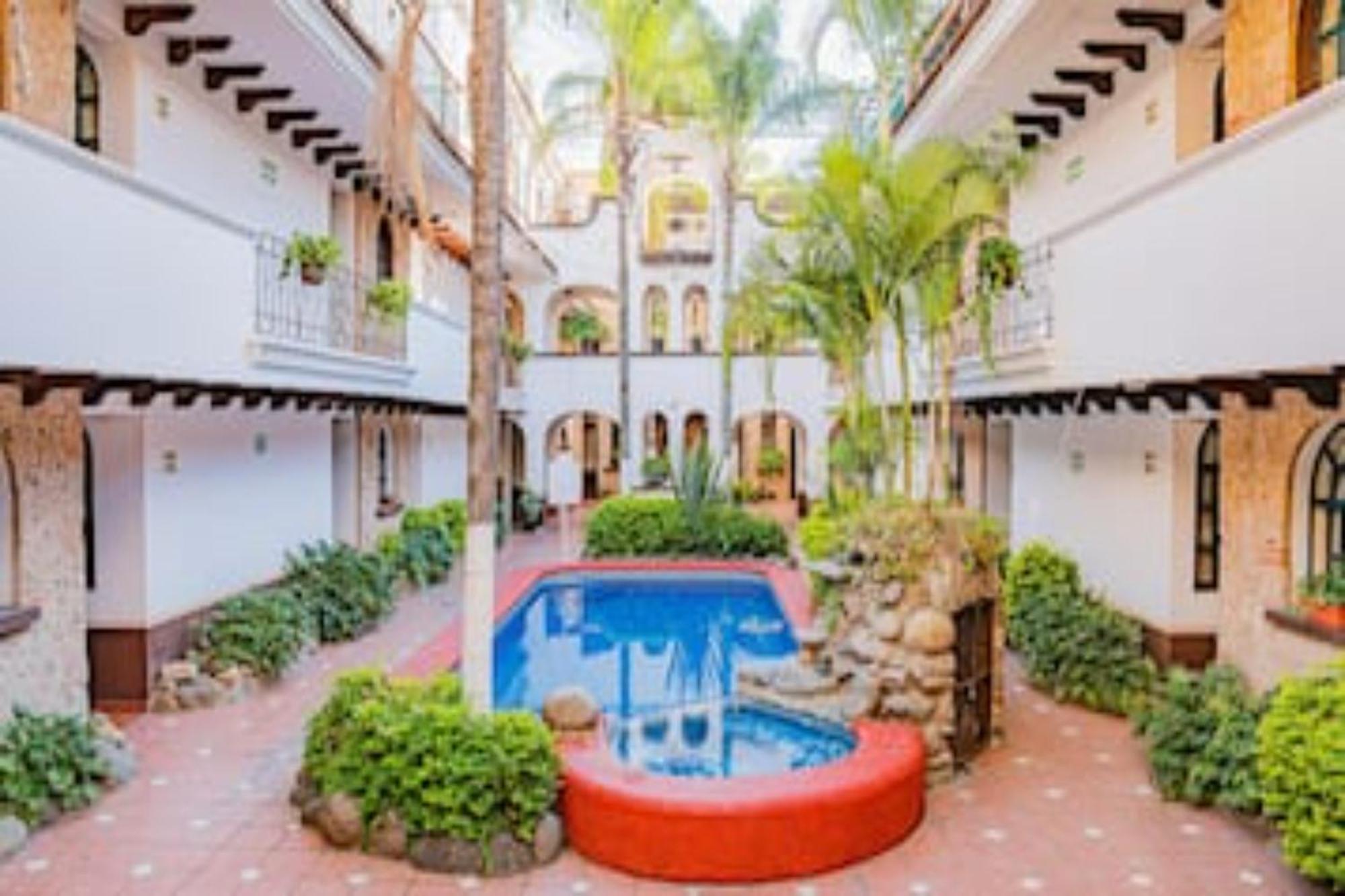 Hotel Capital O Colon, Ciudad Guzman Jalisco Extérieur photo