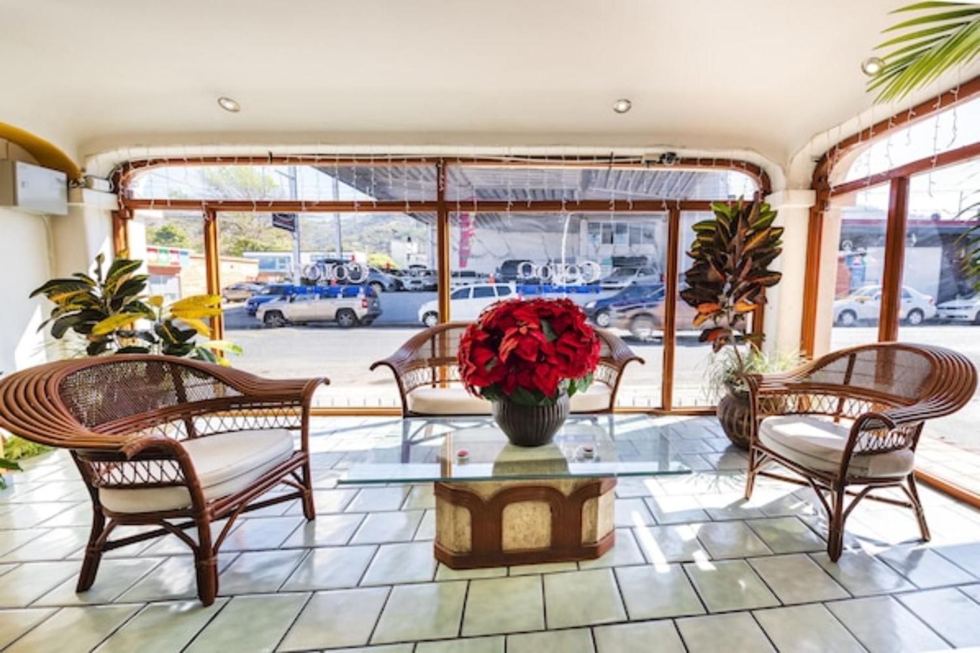 Hotel Capital O Colon, Ciudad Guzman Jalisco Extérieur photo